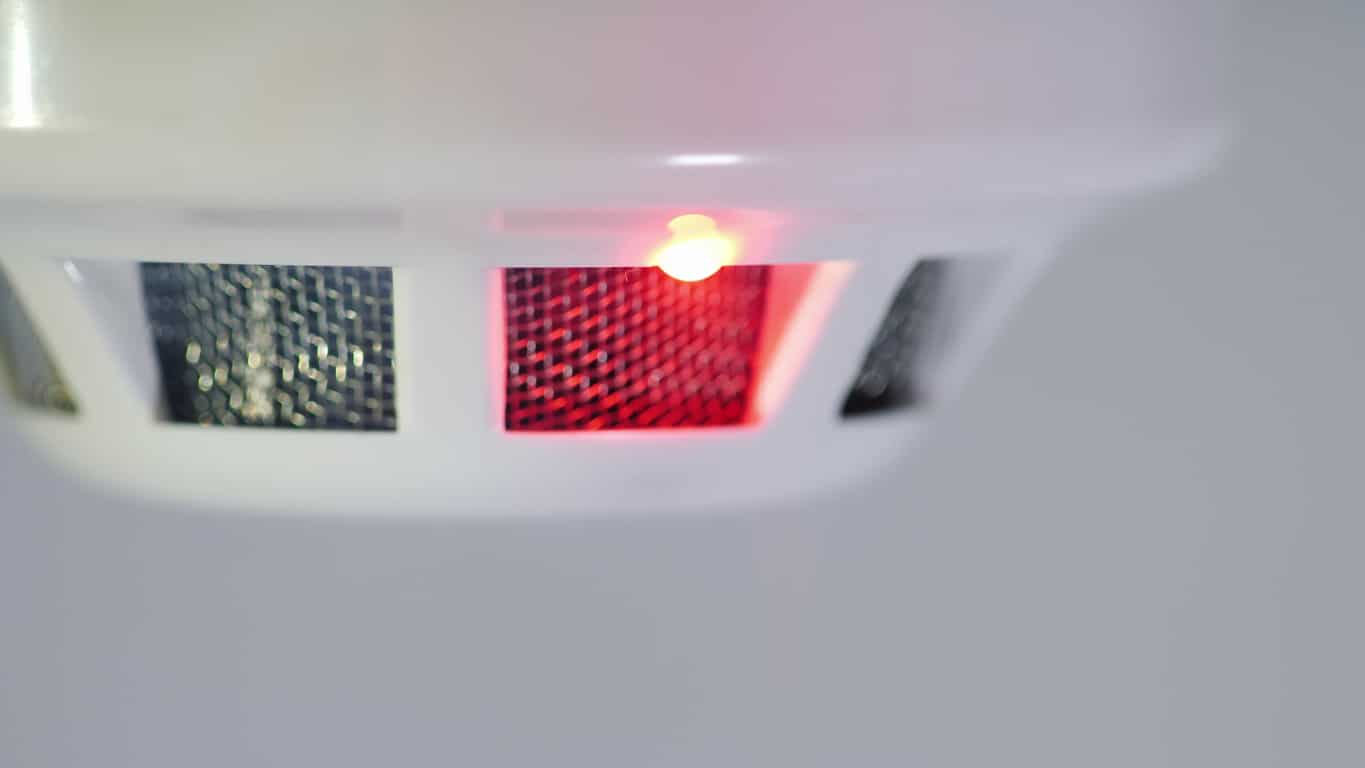 Hardwired smoke alarms that reduce false alerts 2 Hardwired Smoke Alarms.